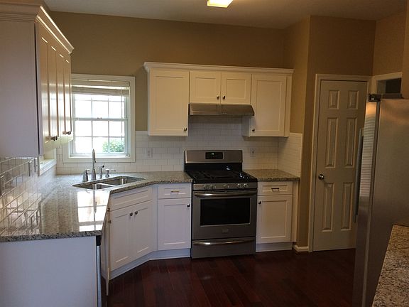 3rd image of 2117 Berryhill Cir SE
