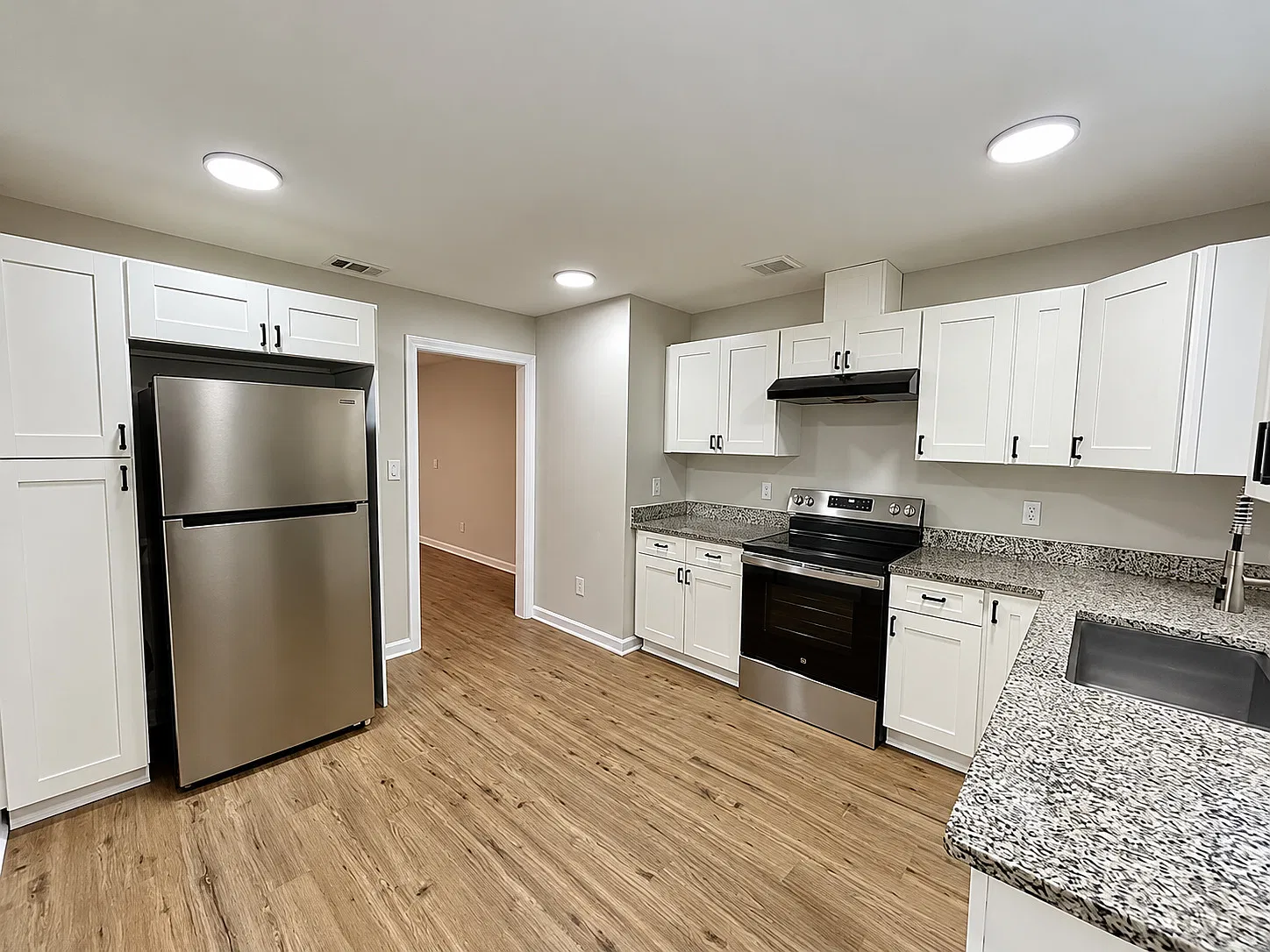 2 bed, 1372 sqft, $1,600 — Photo 4