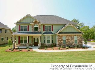 487 Possum Trot Ln, Fayetteville, NC 28306