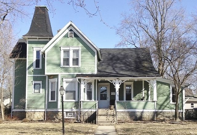 Beautiful Victorian home! I'm working on getting some great