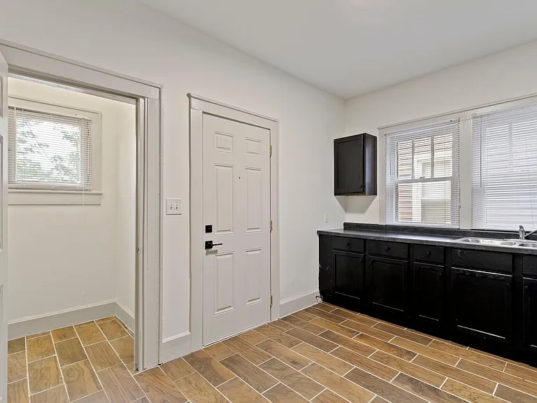 427 N Bancroft St — Photo 10