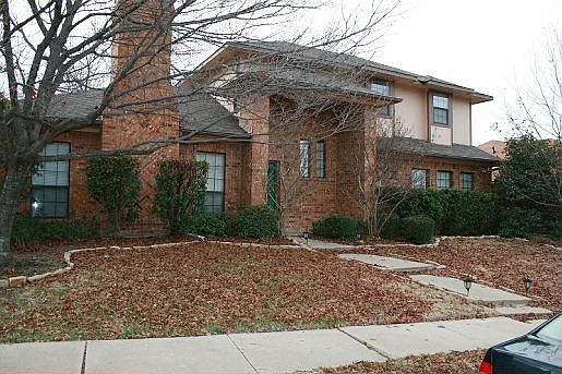 Spacious 2 Story Home
