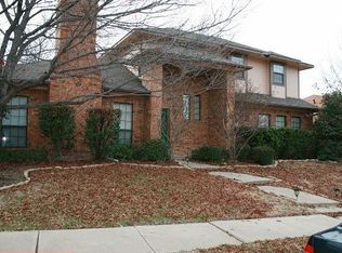 812 Ramblewood Dr, Lewisville, TX 75067