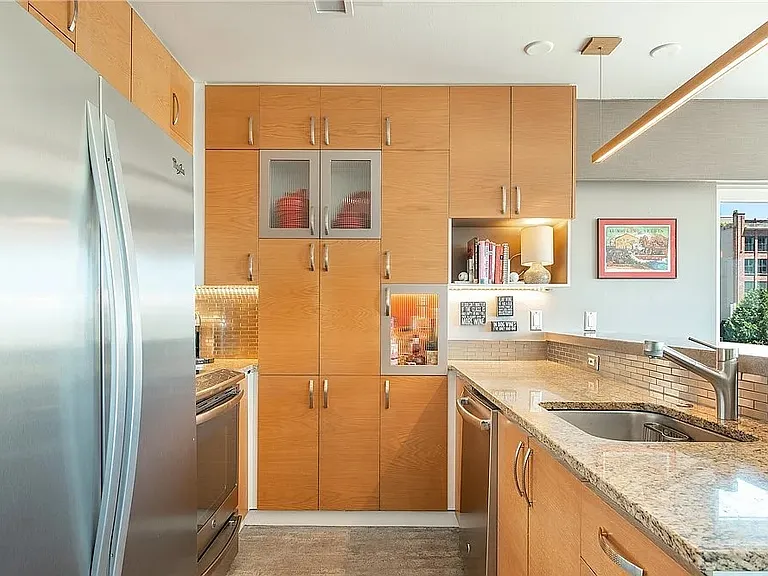 2440 Western Ave #716 — Photo 2
