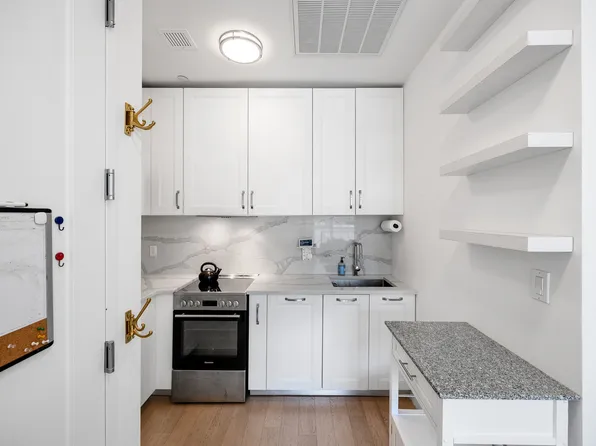 21-19 46th Avenue image 8 of 17