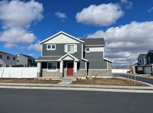 1612 W Parkview Dr, Syracuse, UT 84075