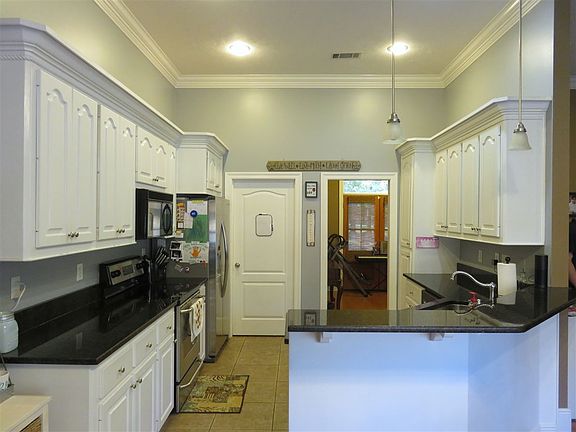 5th image of 849 W Lake Dockery Dr