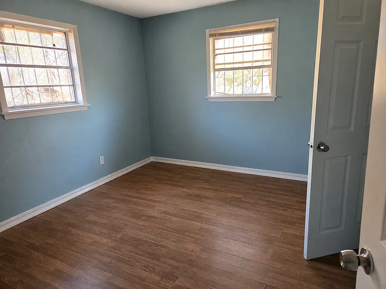 3380 Shady Oaks St #B — Photo 6