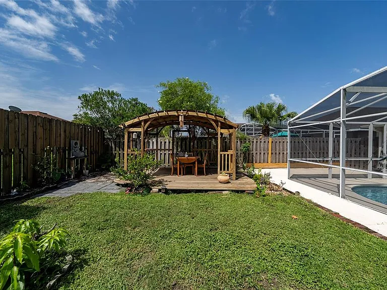 2608 Brandywine Ct — Photo 34
