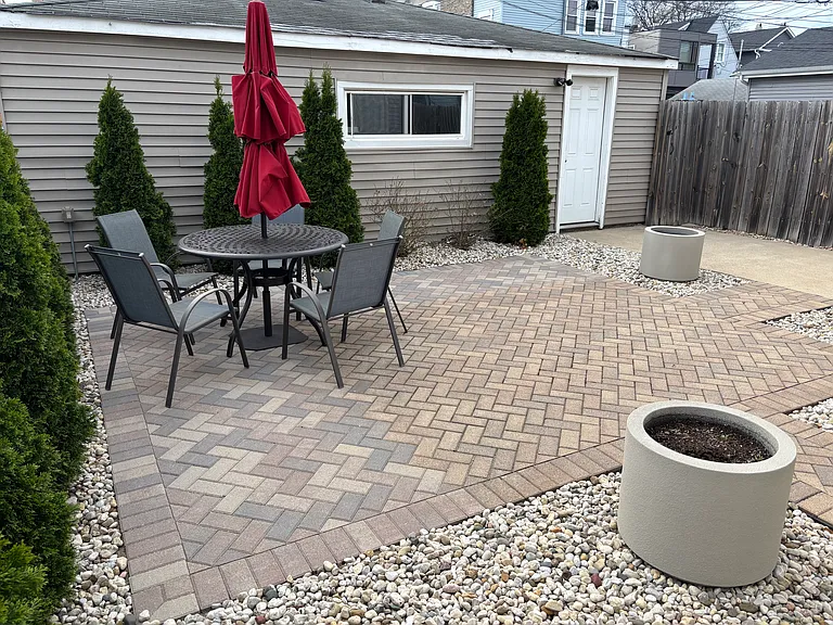 2428 N Avers Ave #1 — Photo 16