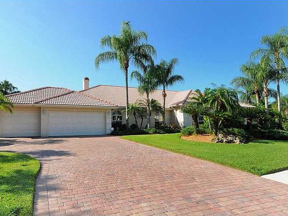 2nd image of 8527 Woodbriar Dr