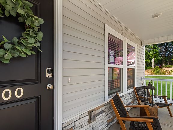 7th image of this home