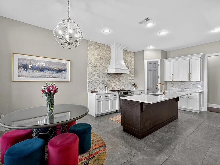 301 Foxcroft Ln — Photo 13