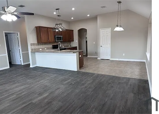 921 Bowie Dr — Photo 5