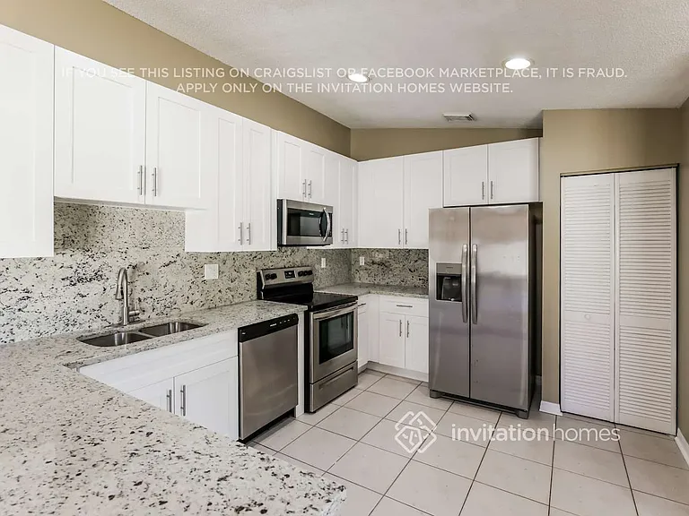 14305 SW 164th Ter — Photo 7