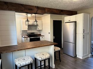 98 Hill Ave, Carnegie, PA 15106