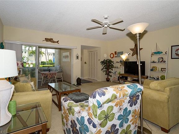 4th image of 5805 Glencove Dr APT 704