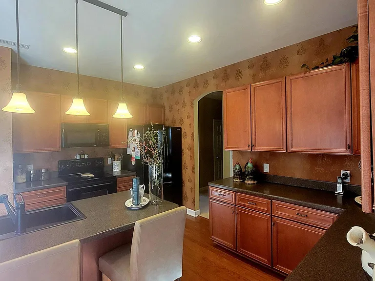 8434 Meadowcreek Village Dr — Photo 4