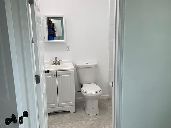 4th image of 527 W 119th St