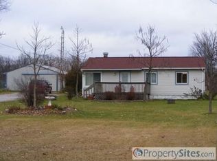 17353 Hickory Ridge Rd, Fenton, MI 48430