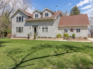 15697 Whipple Rd, Sycamore, IL 60178