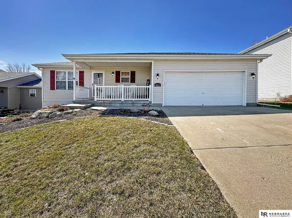 4411 W Thatcher Ln, Lincoln, NE 68528
