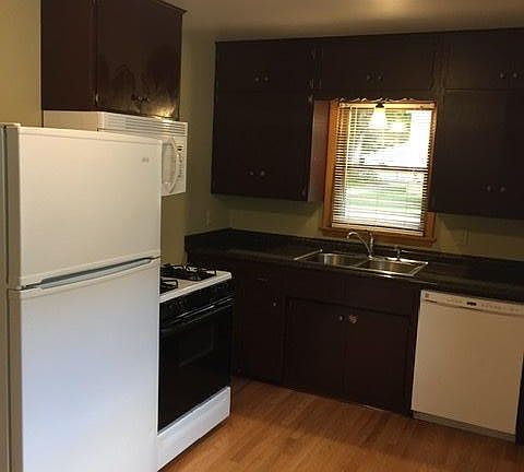 3rd image of 1000 James Ave