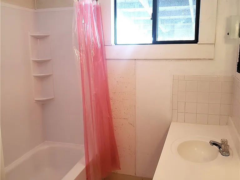 91 Springville Ave — Photo 7