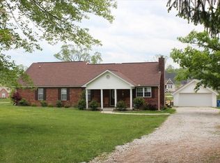 2 Seckel Dr, Milton, WV 25541