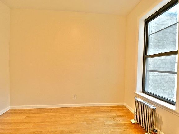 5th image of 249 13th St APT 20