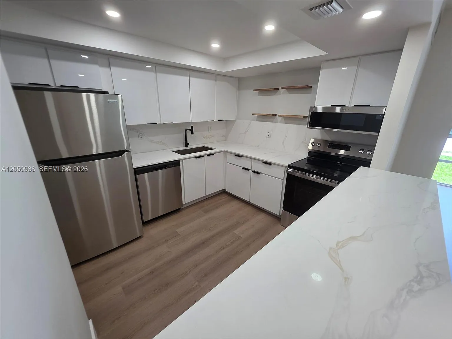 501 Three Islands Blvd — Photo 4