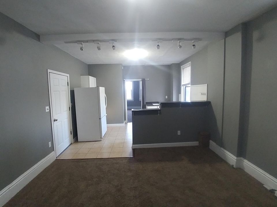 1st image of 604 Page St APT 1