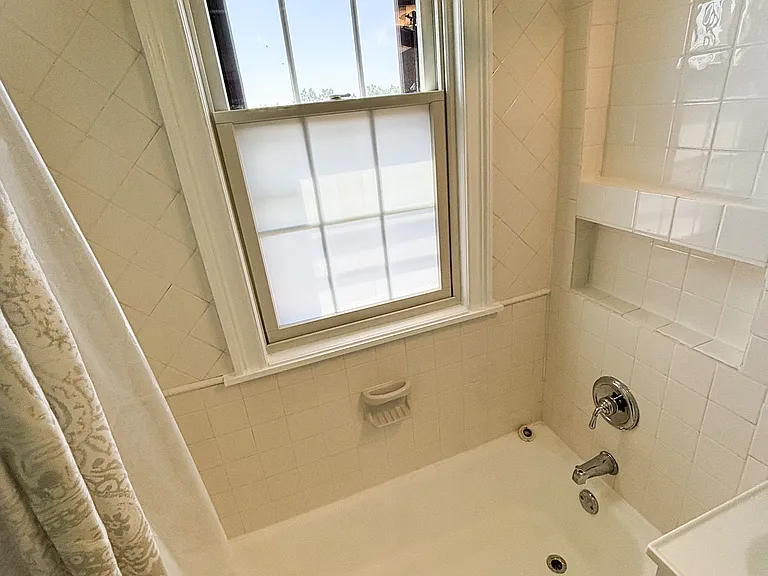 414 Seward Sq SE #401 — Photo 7