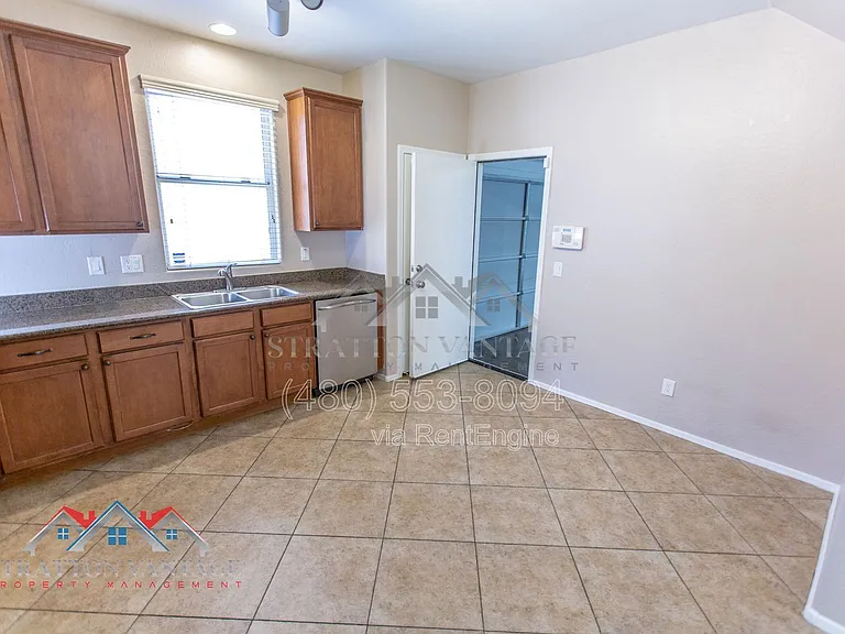 4352 E Carla Vista Dr — Photo 16