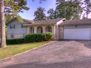 938 Wesley Dr, Hixson, TN 37343