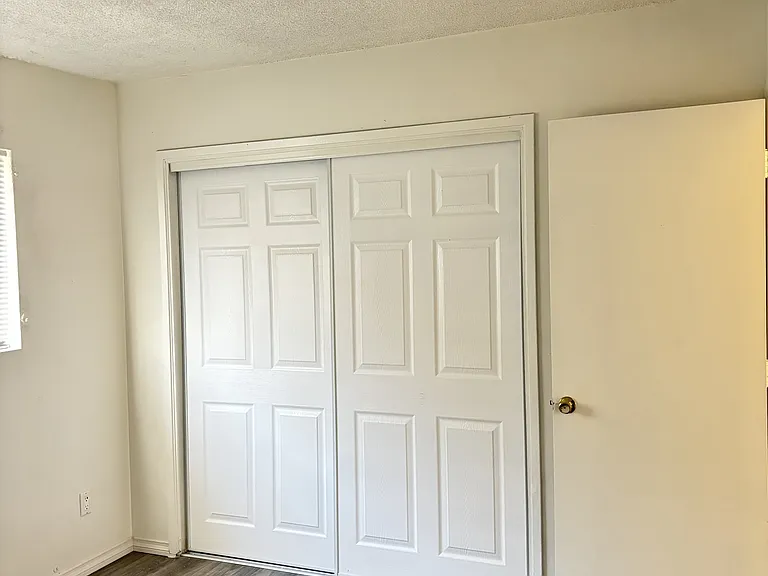 913 E Hyde Park Blvd #B — Photo 17