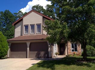5888 N La Casa Ct SE, Kentwood, MI 49508