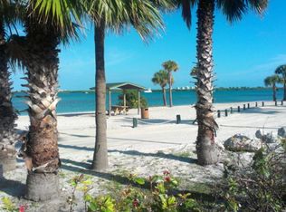 1 Harbour Isle Dr #PENTHOUSE 5, Fort Pierce, FL 34949