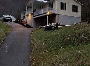 3687 Springfield Dr, Charleston, WV 25306