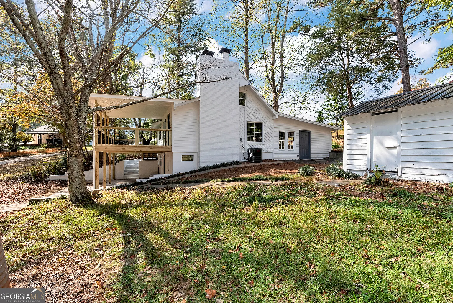 75 Lake Dr photo 1