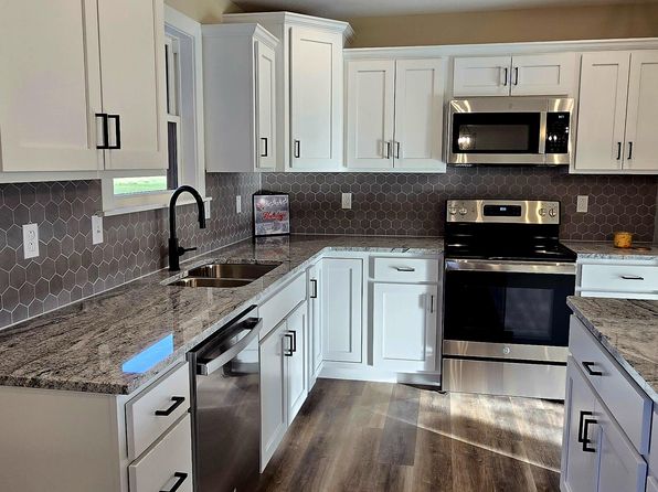 15850 Golden Eagle Dr, Wooldridge, MO 65287