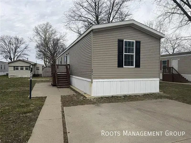1st image of 301 Carriage Lane Est #301