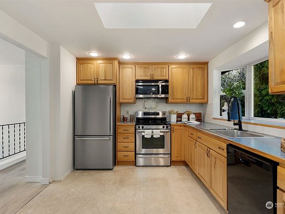 3rd image of 16816 NE 107th St #1