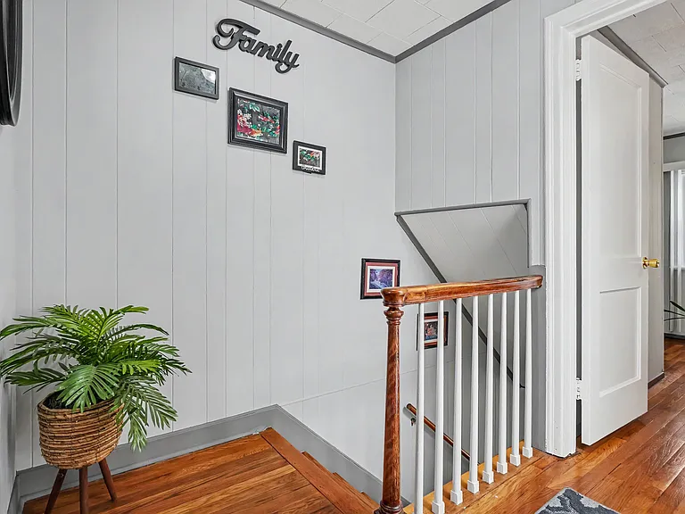 2461 Adrian St — Photo 10