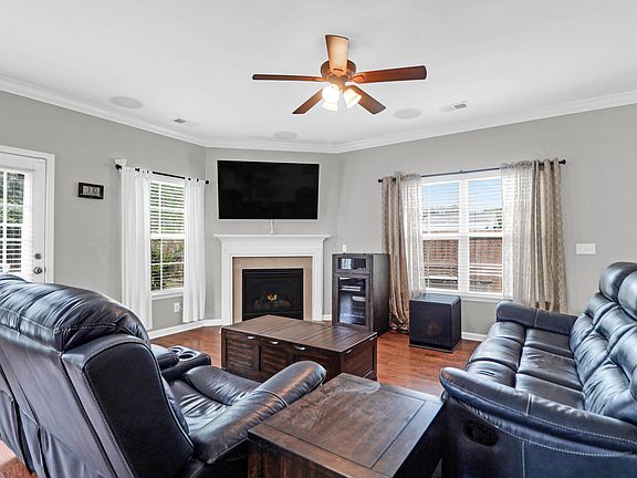 5th image of 1518 Thoroughbred Blvd