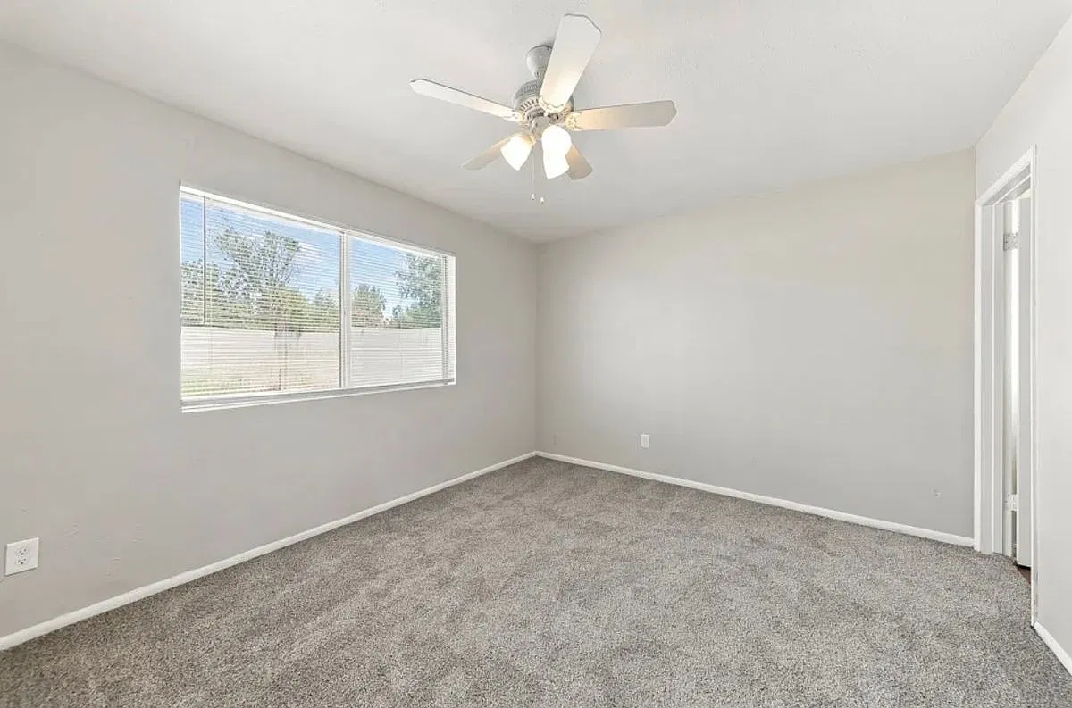 3 bed, 2.5 bath, 2505 sqft, $1,500 — Photo 1
