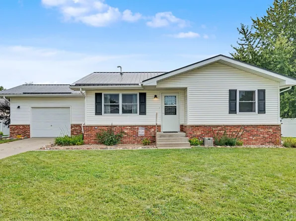 1004 David Dr, Independence, IA 50644