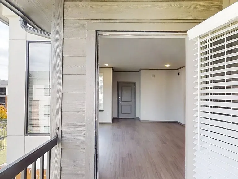 49 West — Photo 15
