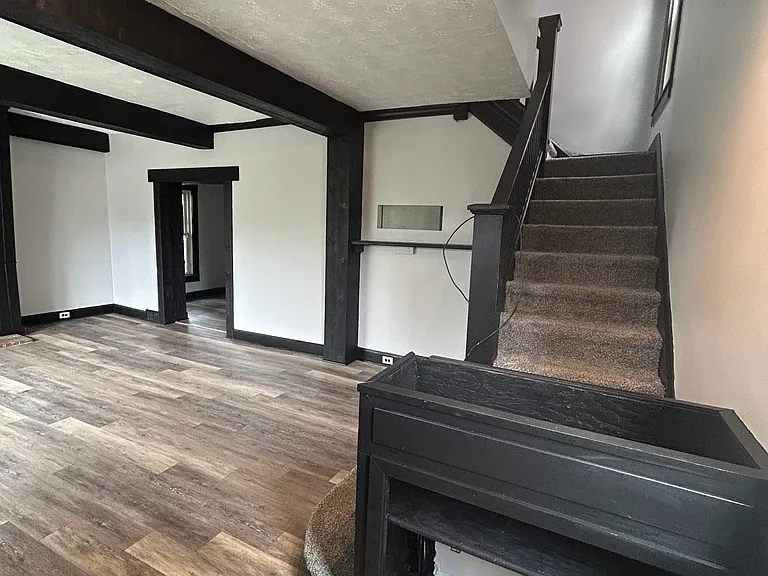 103 Jones St — Photo 2