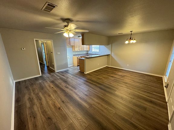 3rd image of 103 E Wilson Ave